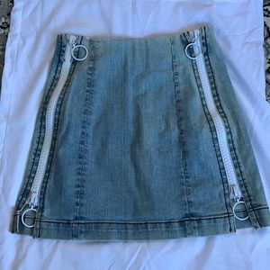 Carmar zipper mini skirt. Size 25.